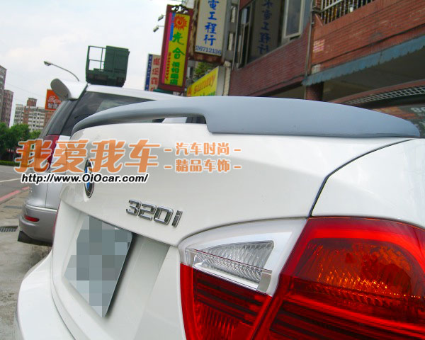 bmw宝马e90 华晨宝马新3系 m tech款立式改装尾翼高清图片